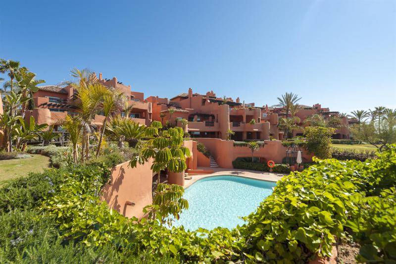 Luxury beachfront apartments for sale in Marbella